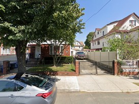 Home for Pre-foreclosure Ozone Park, Queens