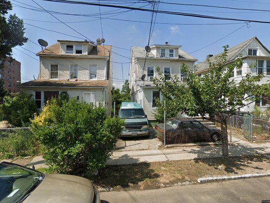 Single-family for Pre-foreclosure St Albans, Queens