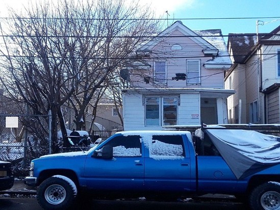 Single-family for Pre-foreclosure / auction Jamaica, Queens