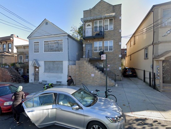 Multi-family for Pre-foreclosure / auction Corona, Queens