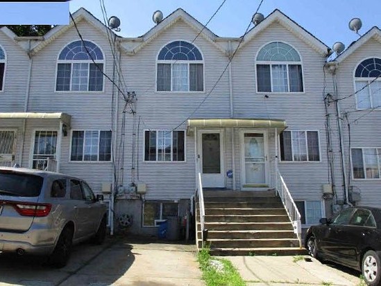 Townhouse for Auction Stapleton, Staten Island