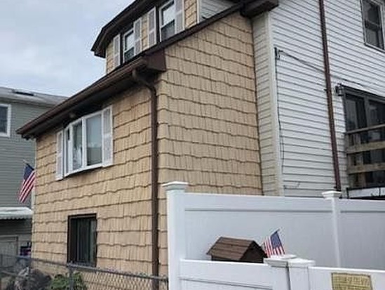 Multi-family for Sale Gerritsen Beach, Brooklyn