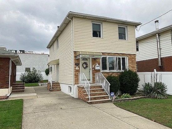 Single-family for Sale Dongan Hills, Staten Island