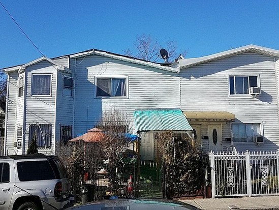 Single-family for Pre-foreclosure / auction Jamaica, Queens