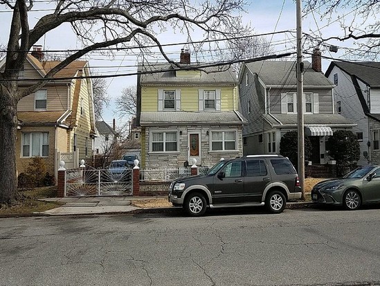 Single-family for Pre-foreclosure / auction Queens Village, Queens