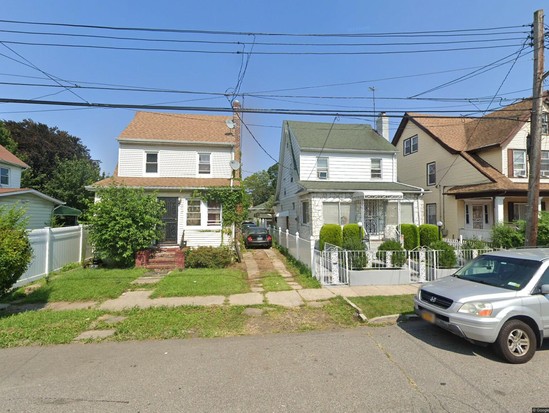 Single-family for Pre-foreclosure / auction Queens Village, Queens