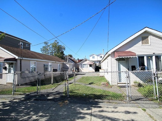 Multi-family for Sale Midland Beach, Staten Island