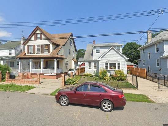 Single-family for Pre-foreclosure Queens Village, Queens