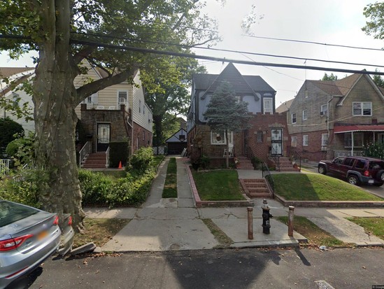 Multi-family for Pre-foreclosure St Albans, Queens