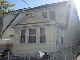 Home for Pre-foreclosure / auction Jamaica, Queens