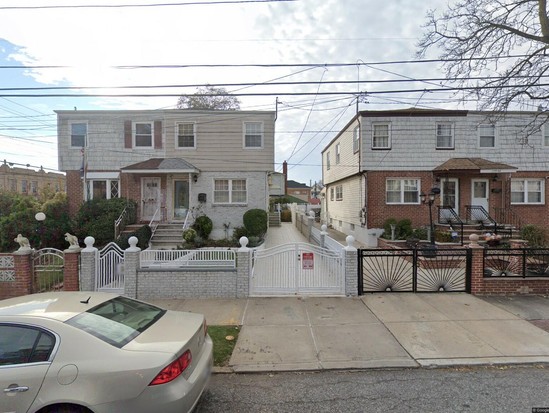 Single-family for Pre-foreclosure South Richmond Hill, Queens