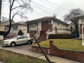 Home for Pre-foreclosure / auction Richmond Town, Staten Island