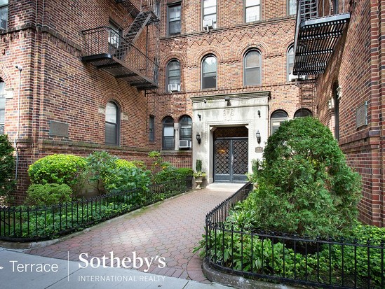 Condo for Sale Forest Hills, Queens