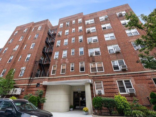 Condo for Sale Forest Hills, Queens