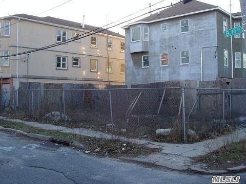 Land for Sale Far Rockaway, Queens