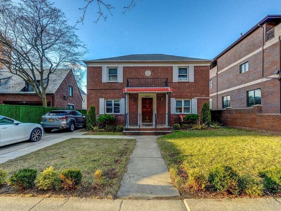 Single-family for Sale Forest Hills, Queens