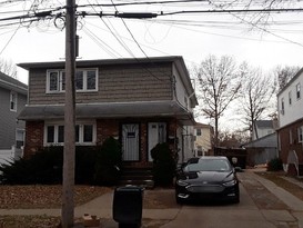 Home for Pre-foreclosure / auction St Albans, Queens