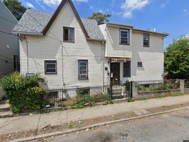 Home for Pre-foreclosure / auction Jamaica, Queens