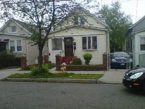 Townhouse for Pre-foreclosure Jamaica, Queens