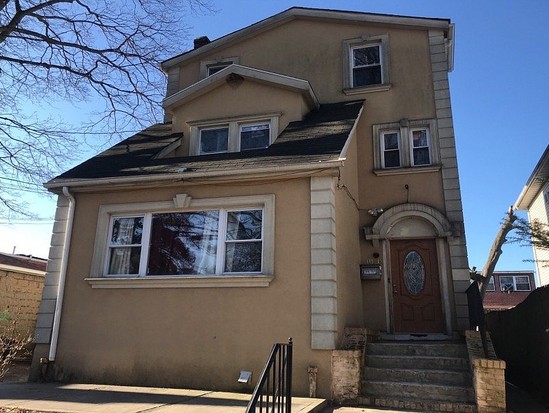 Single-family for Pre-foreclosure / auction South Richmond Hill, Queens