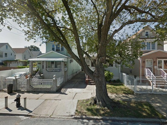 Single-family for Pre-foreclosure South Richmond Hill, Queens