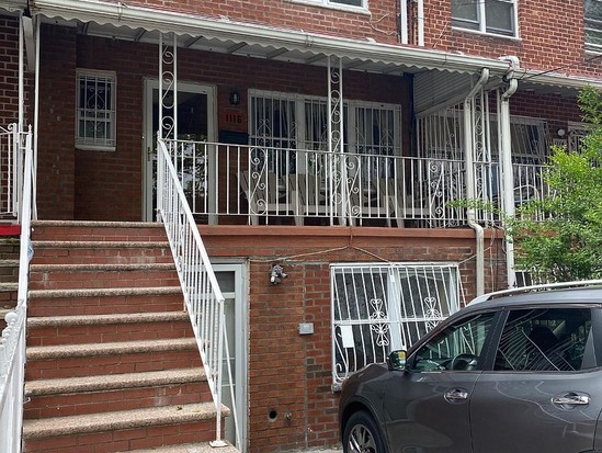 Single-family for Contingent Canarsie, Brooklyn