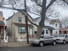 Home for Pre-foreclosure / auction Corona, Queens