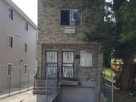 Home for Pre-foreclosure / auction Williamsbridge, Bronx