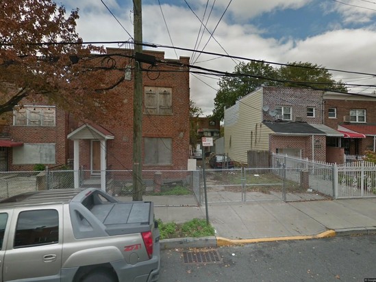 Single-family for Pre-foreclosure Williamsbridge, Bronx