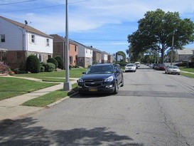 Home for Pre-foreclosure / auction St Albans, Queens