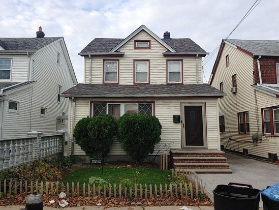 Single-family for Pre-foreclosure / auction Queens Village, Queens