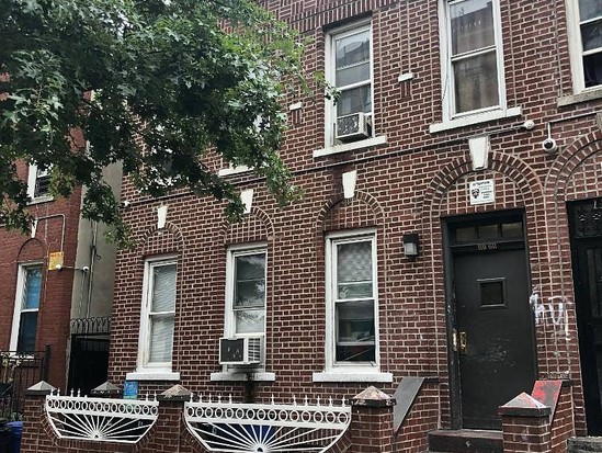 Single-family for Pre-foreclosure / auction Soundview, Bronx