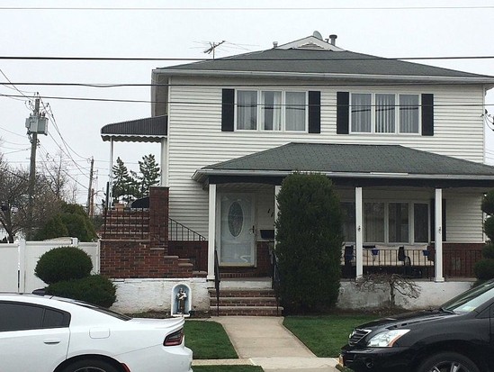 Single-family for Pre-foreclosure / auction Eltingville, Staten Island