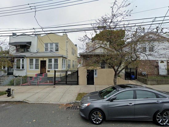 Single-family for Pre-foreclosure Williamsbridge, Bronx