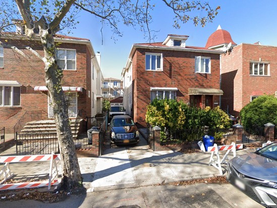 Multi-family for Pre-foreclosure / auction Gravesend, Brooklyn