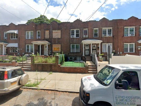 Single-family for Pre-foreclosure / auction South Jamaica, Queens