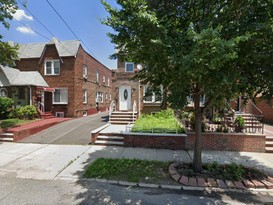 Home for Pre-foreclosure St Albans, Queens