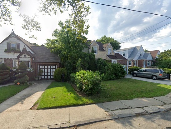 Single-family for Pre-foreclosure / auction Cambria Heights, Queens