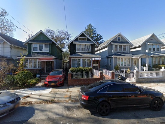 Single-family for Pre-foreclosure South Ozone Park, Queens