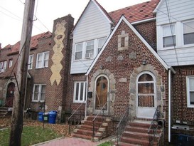 Home for Pre-foreclosure / auction St Albans, Queens