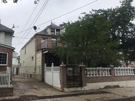 Home for Pre-foreclosure / auction South Ozone Park, Queens