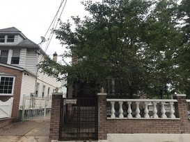 Home for Pre-foreclosure / auction South Ozone Park, Queens