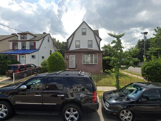 Single-family for Pre-foreclosure Cambria Heights, Queens