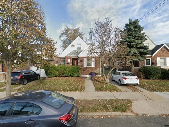 Single-family for Pre-foreclosure St Albans, Queens