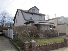 Home for Pre-foreclosure / auction St Albans, Queens