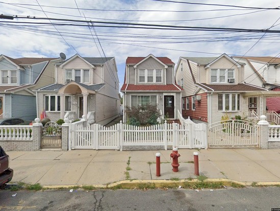 Single-family for Pre-foreclosure / auction South Ozone Park, Queens