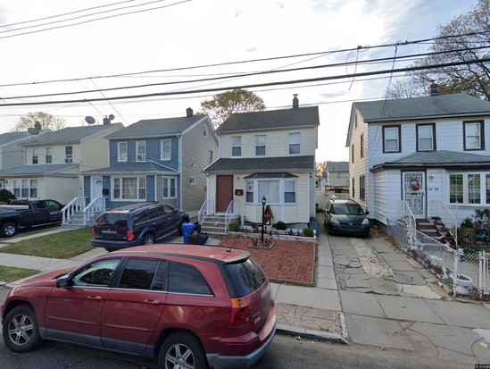 Single-family for Pre-foreclosure St Albans, Queens