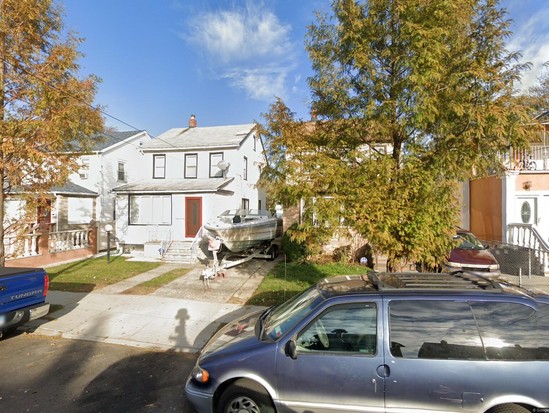 Single-family for Pre-foreclosure St Albans, Queens