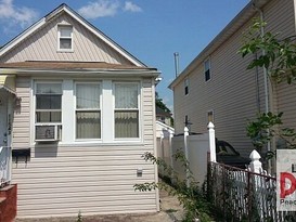 Home for Pre-foreclosure / auction South Ozone Park, Queens