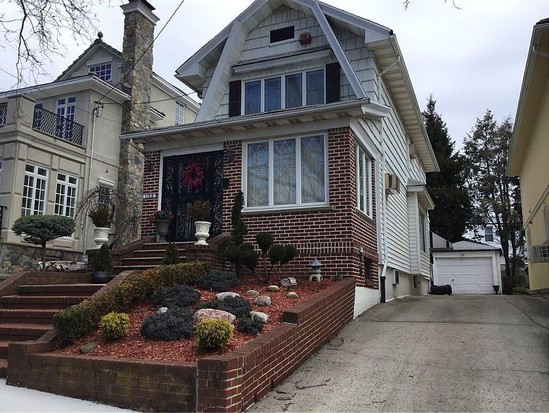 Single-family for Pre-foreclosure / auction Dyker Heights, Brooklyn